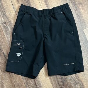 Columbia boys small PFG Omni shade black pull on shorts size Small (8)